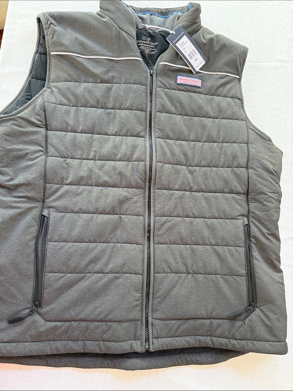 Vineyard Vines Men’s Quilted Vest in Charcoal Gray